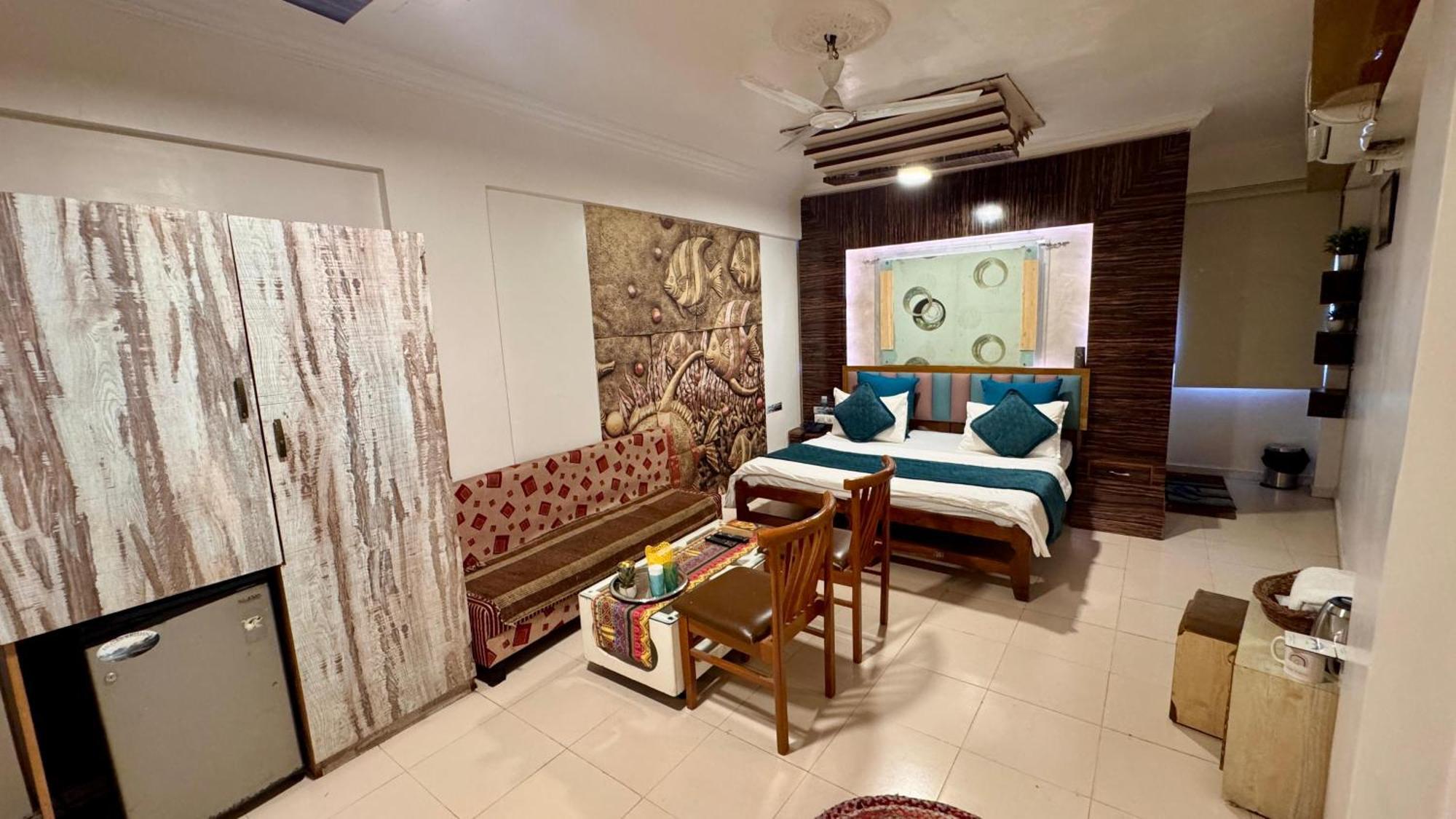Hotel Krishna Ahmedabad Exterior foto